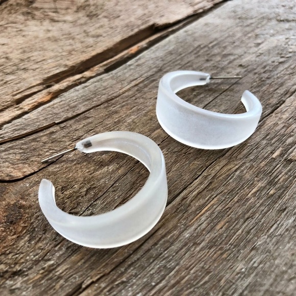 Tapered Vintage Frosted Lucite Hoop Earrings - Picture 2 of 8